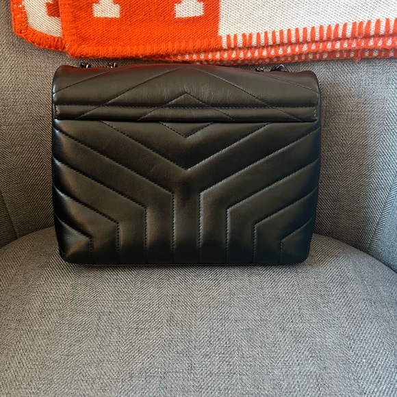 Saint Laurent Small Quilted Loulou bag - Picture 4 of 16